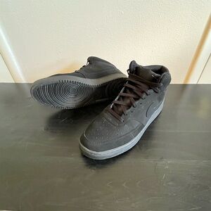 Nike WeMen’s Court Vision Mid Triple Black